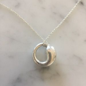 Tiffany & Elsa Eternal circle pendant